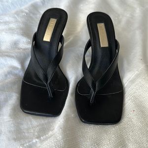 Billini Black heel flip flops - Size US 6